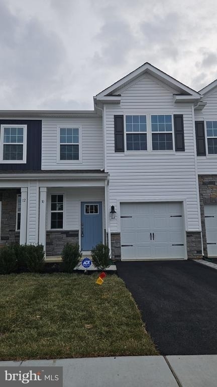 10 Reagan Lane - Photo 0