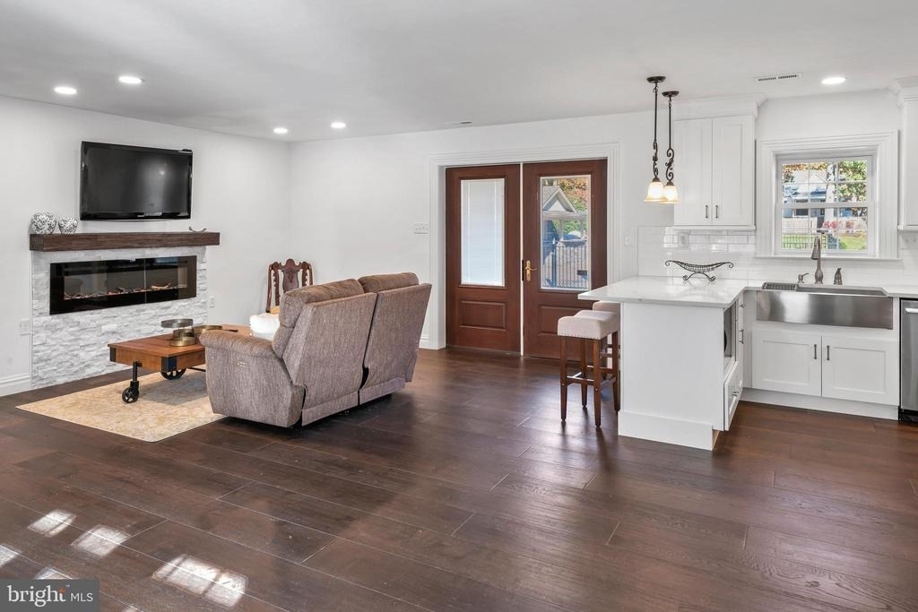 367 Hartford Road - Photo 5