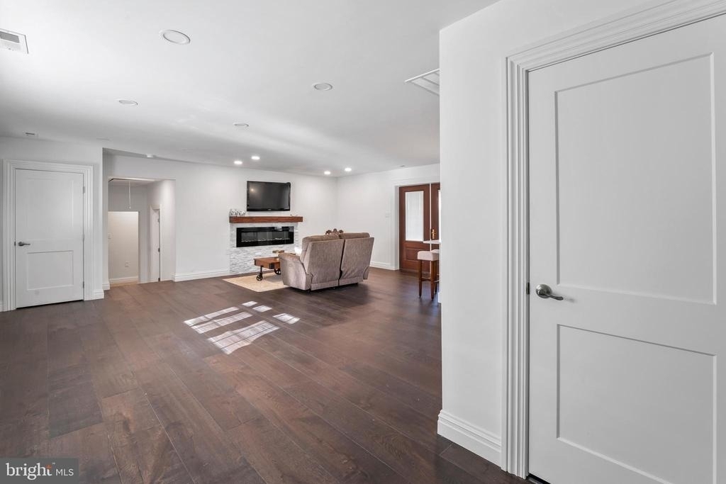 367 Hartford Road - Photo 11