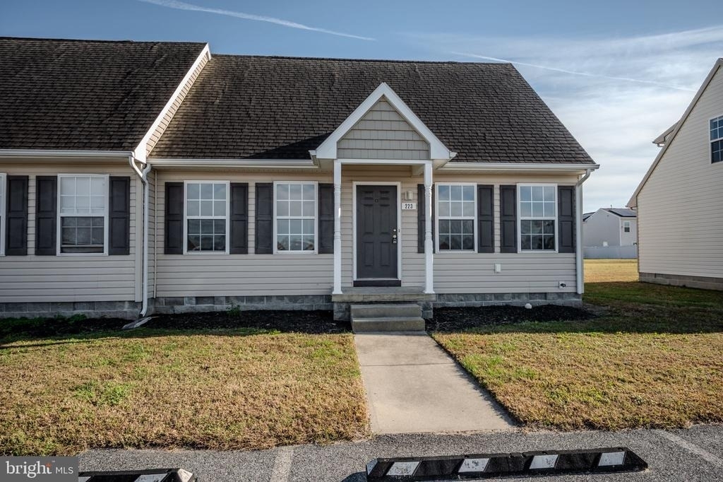 219 N Brown Street - Photo 2