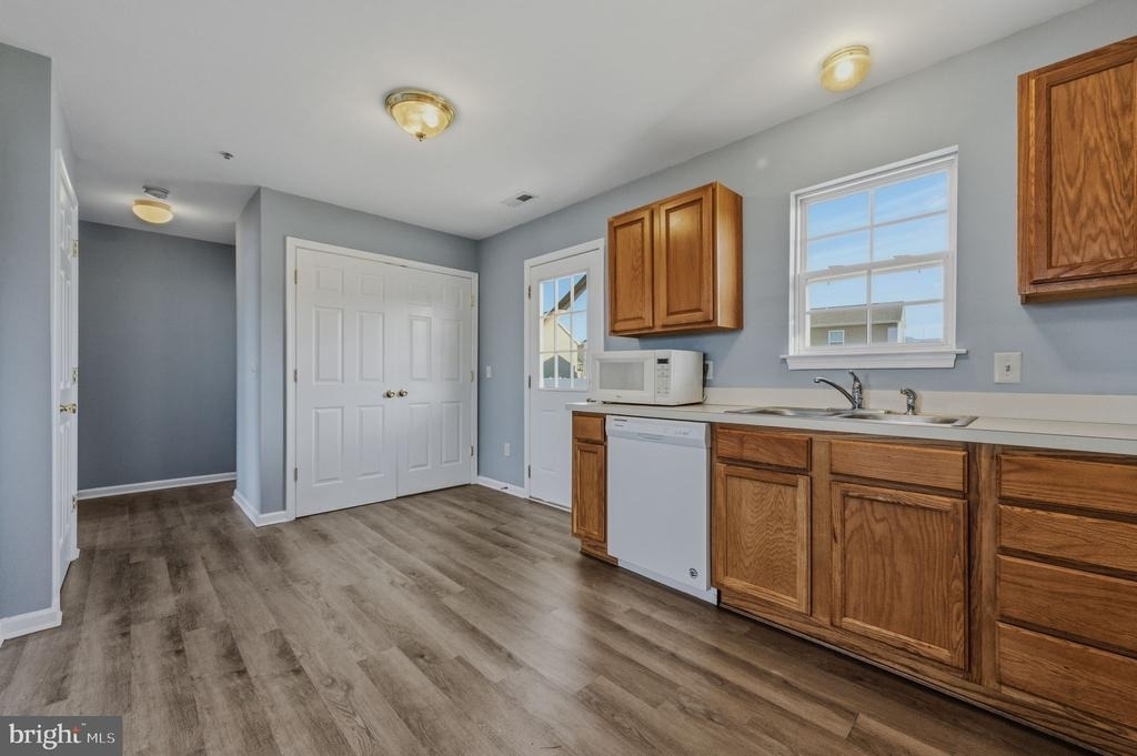219 N Brown Street - Photo 7