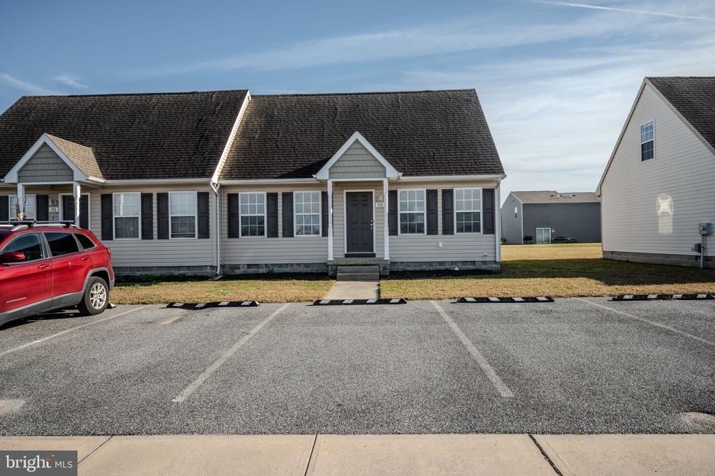 219 N Brown Street - Photo 1