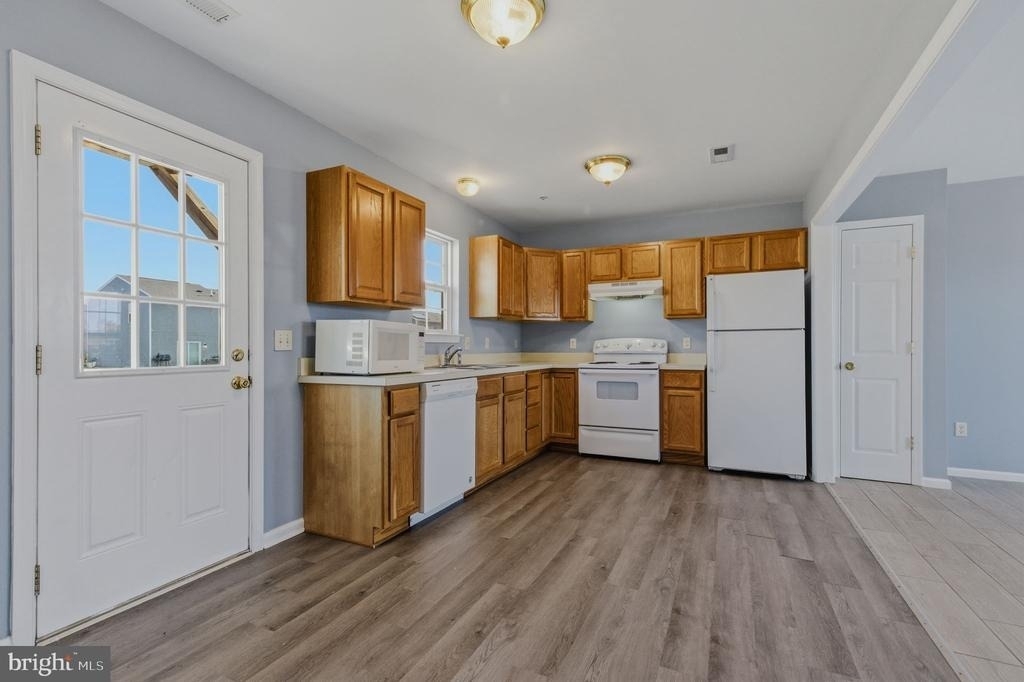 219 N Brown Street - Photo 5