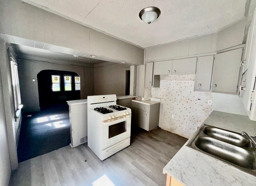 5856 Barrett Street - Photo 7