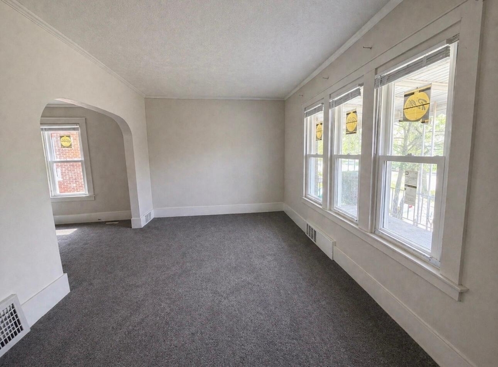 5856 Barrett Street - Photo 4