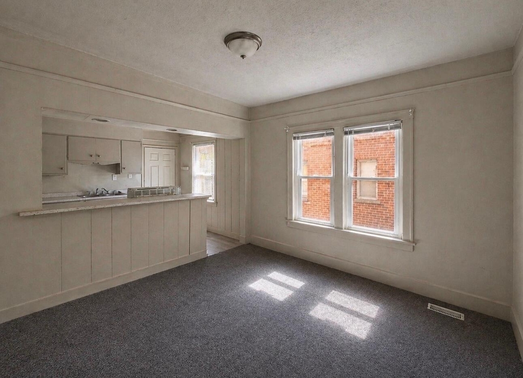 5856 Barrett Street - Photo 5