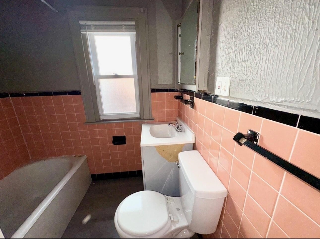 5856 Barrett Street - Photo 6