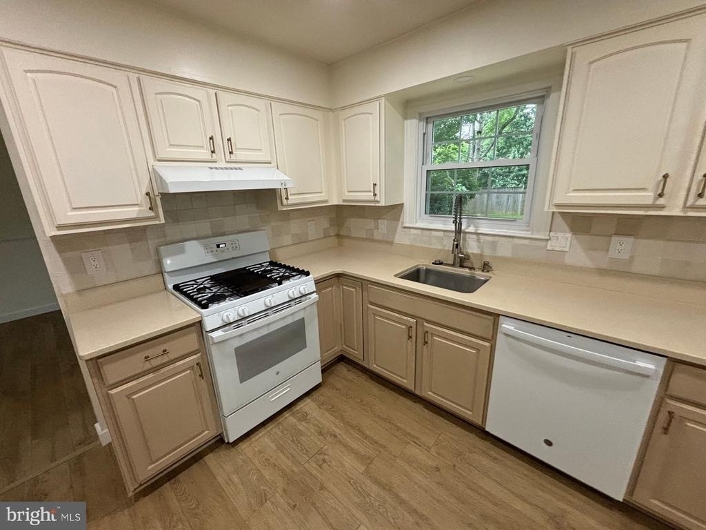 18428 Gardenia Way - Photo 2