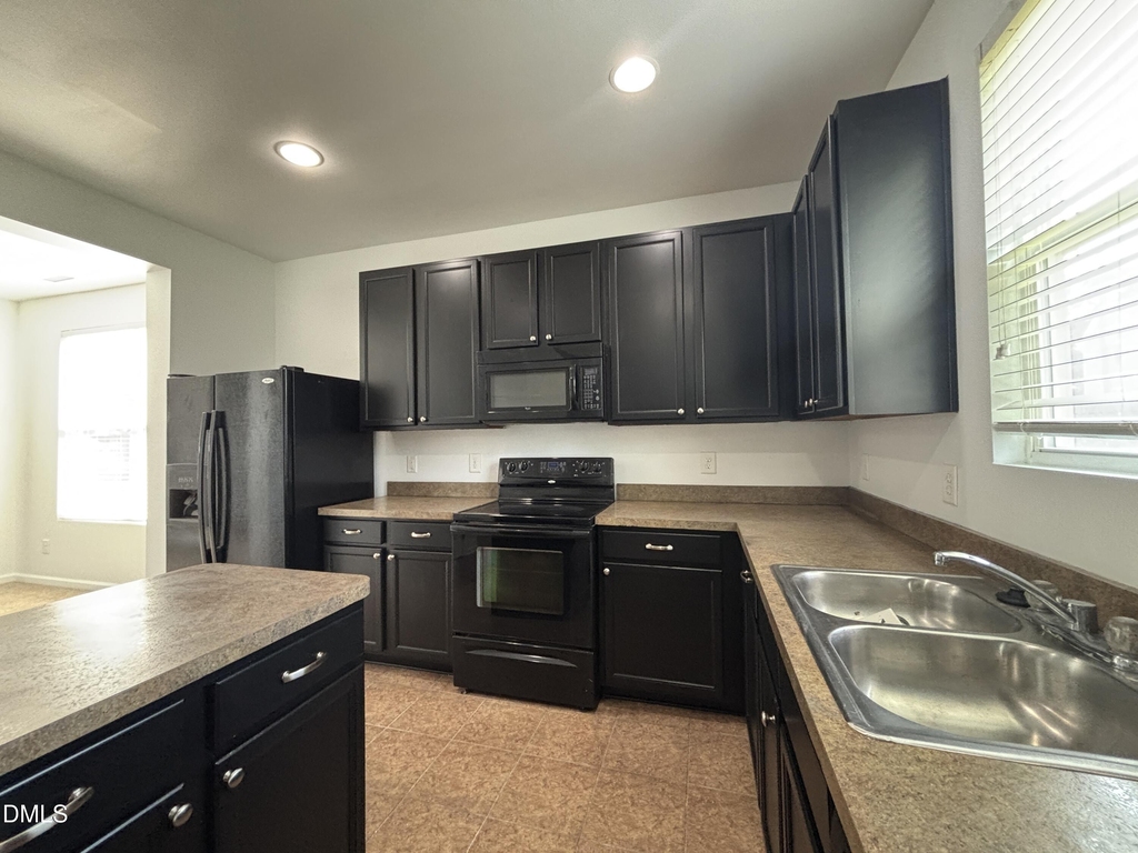 101 Red Bird Drive - Photo 1