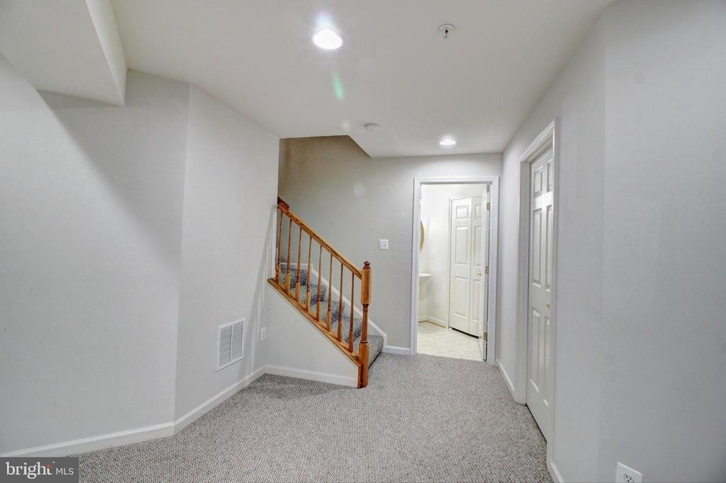 9394 Penrose Street - Photo 14