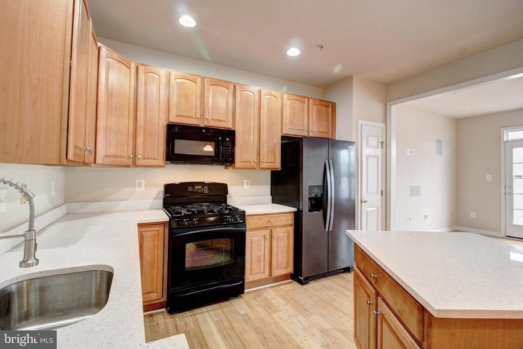 9394 Penrose Street - Photo 3