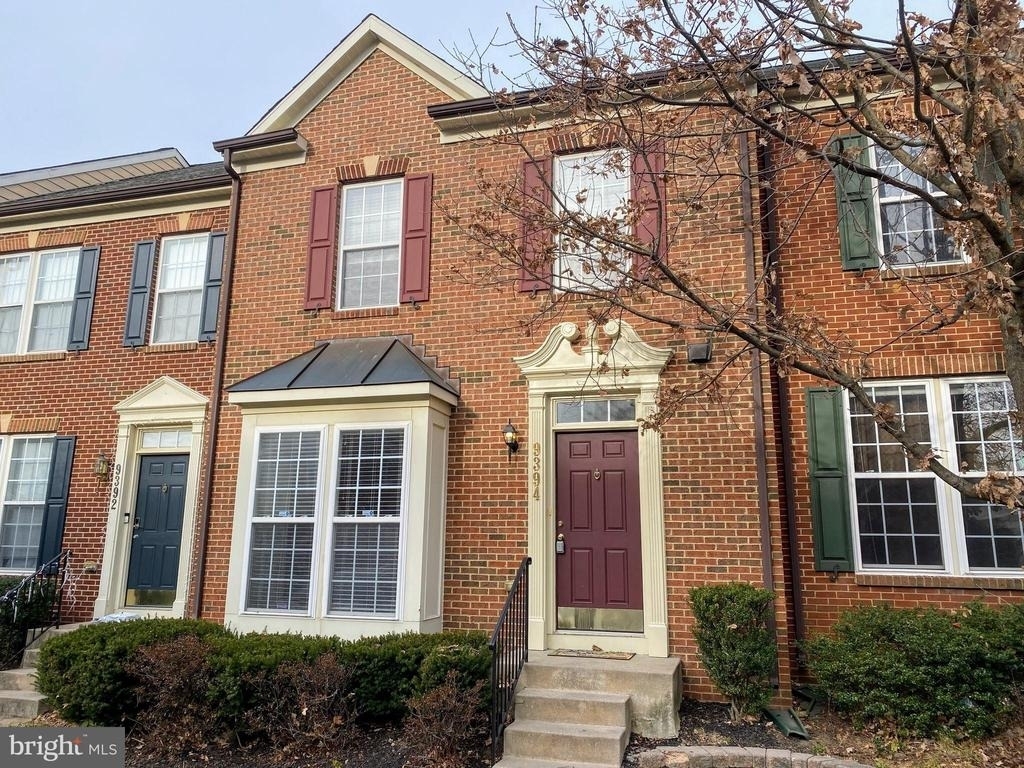 9394 Penrose Street - Photo 0