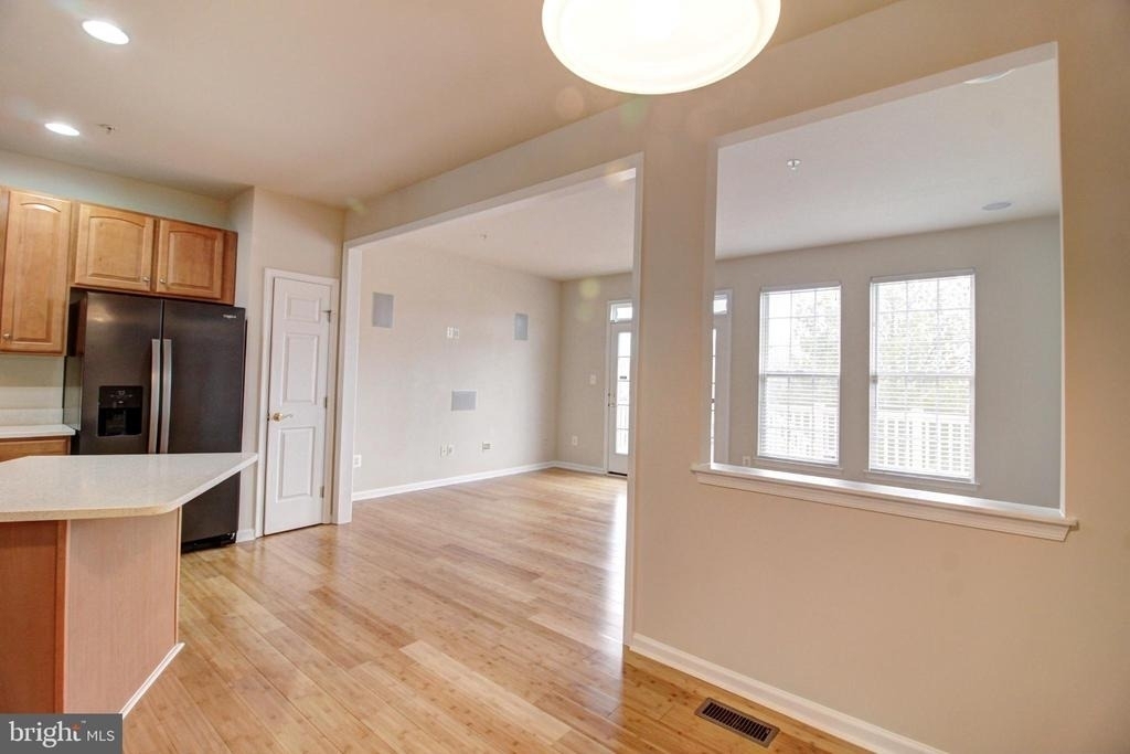 9394 Penrose Street - Photo 8