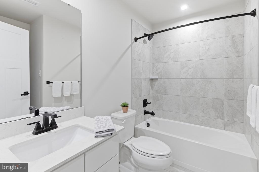 5927 Pecking Stone St - Photo 18