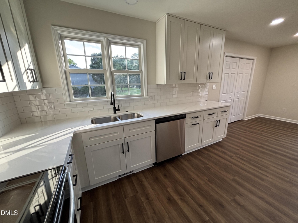 170 Devin Drive - Photo 2