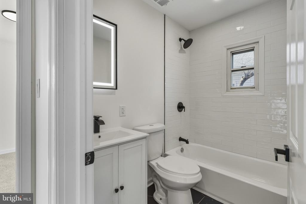 507 Washburn Avenue - Photo 9
