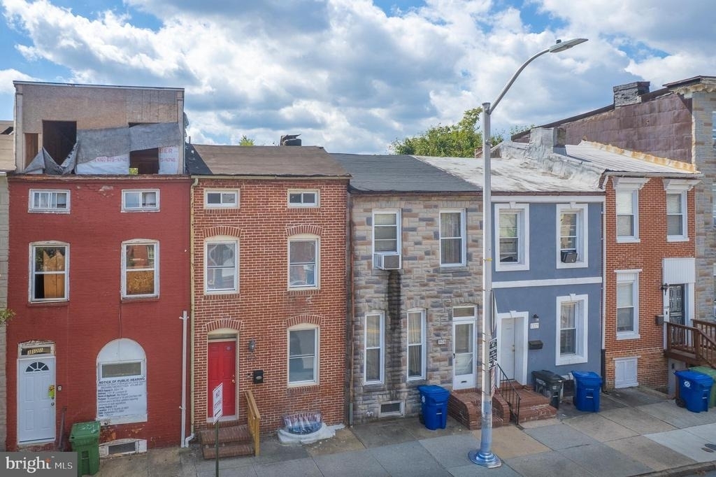 1123 W Lombard Street - Photo 2