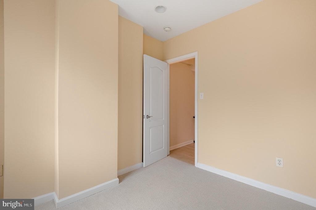 1123 W Lombard Street - Photo 24