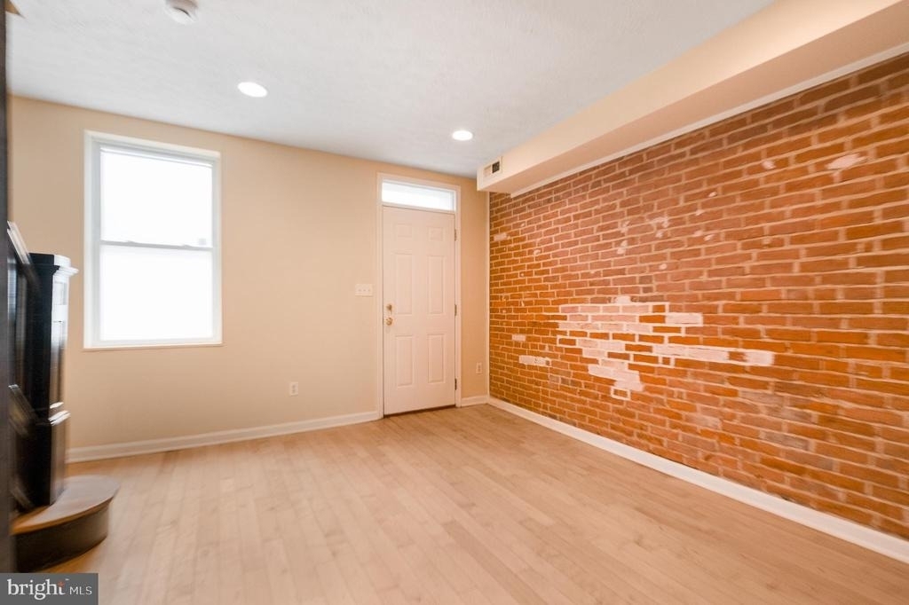 1123 W Lombard Street - Photo 9