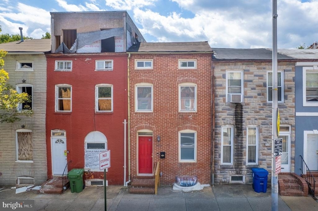 1123 W Lombard Street - Photo 1