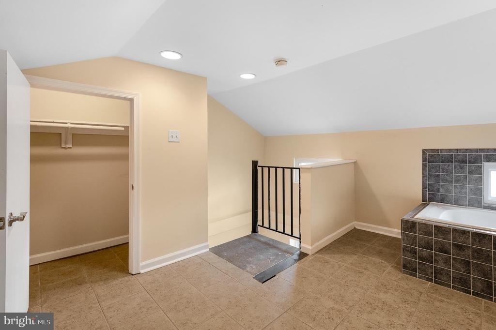 1123 W Lombard Street - Photo 34