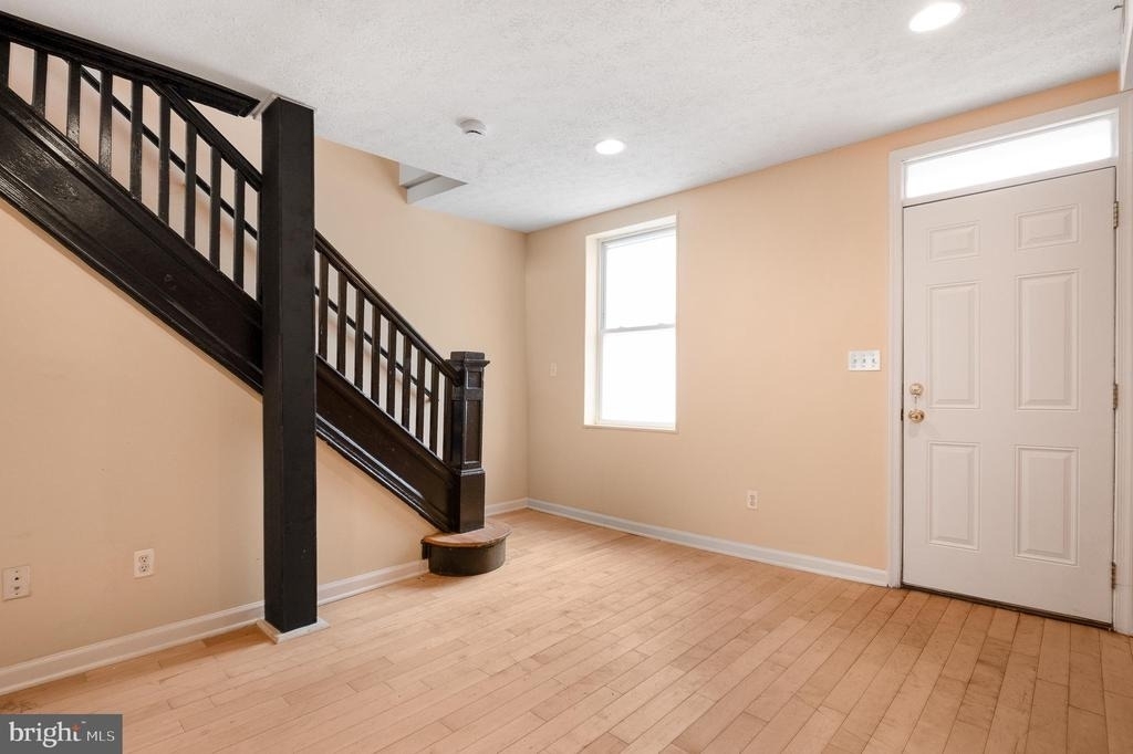 1123 W Lombard Street - Photo 8