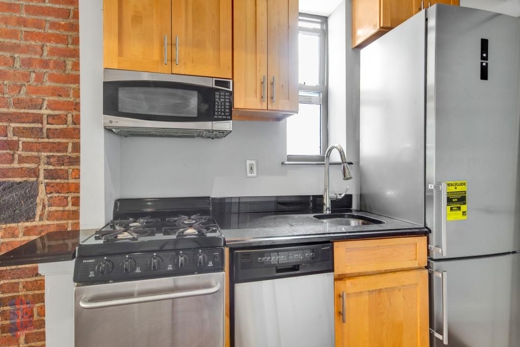 44 Avenue B - Photo 8