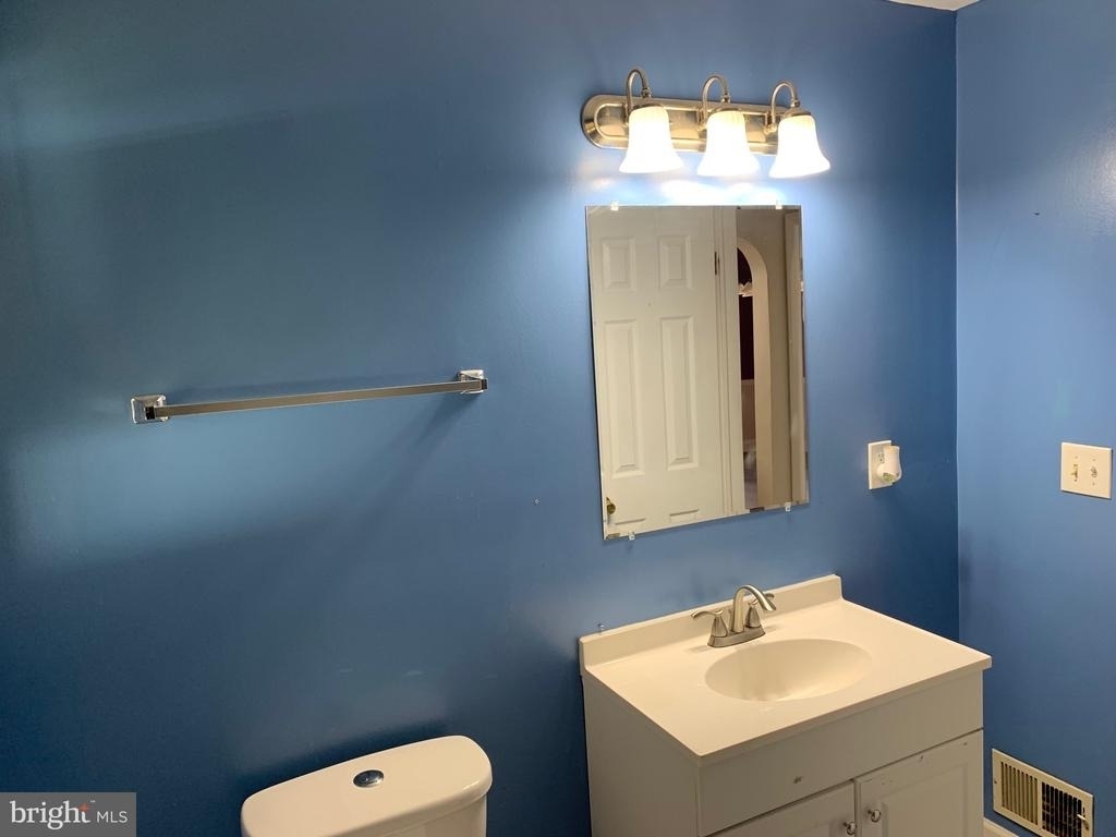 821 Lynvue Road - Photo 12