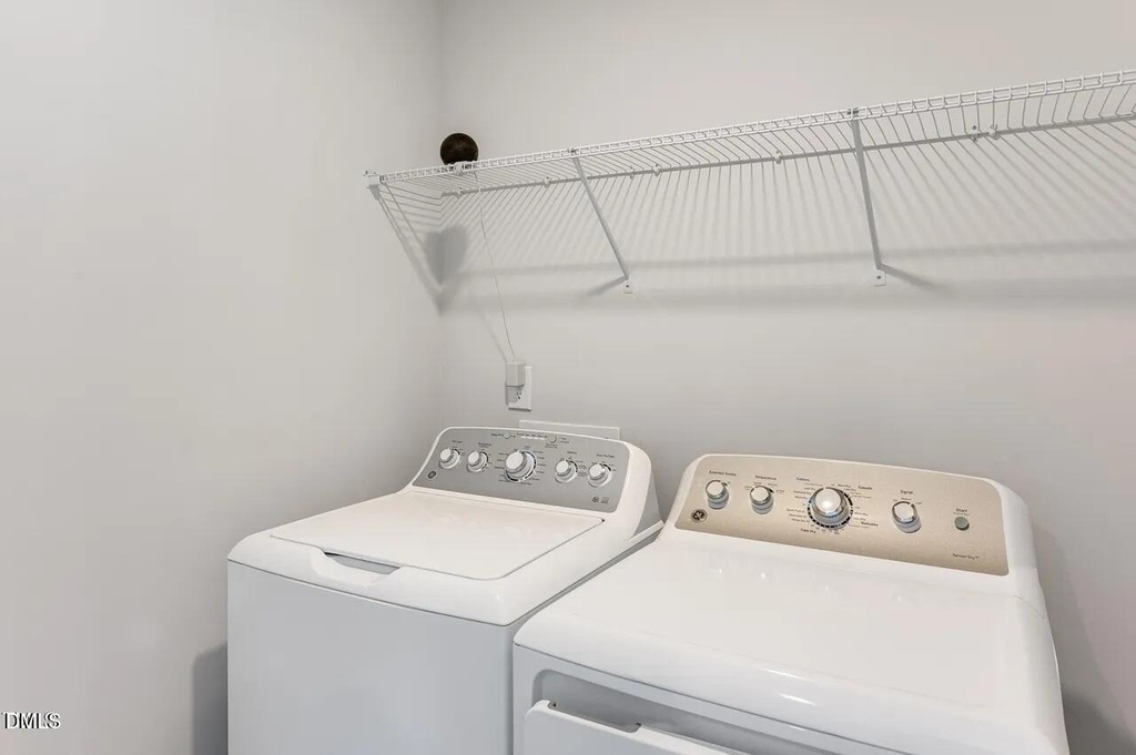 282 Paramount Drive - Photo 18