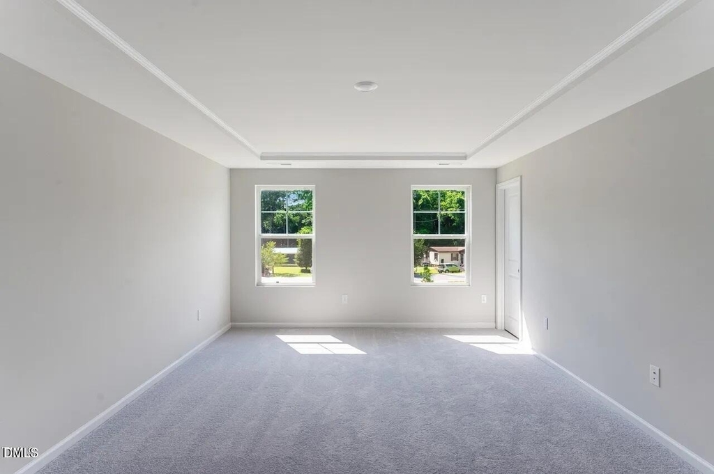 282 Paramount Drive - Photo 11