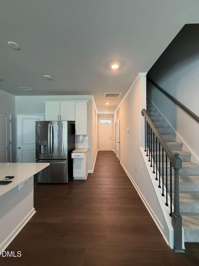 282 Paramount Drive - Photo 5