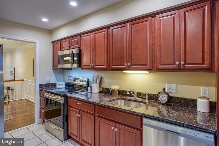 807 Stockbridge Drive - Photo 3