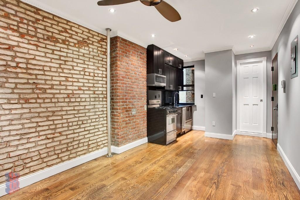 436 West 52nd Street - Photo 1