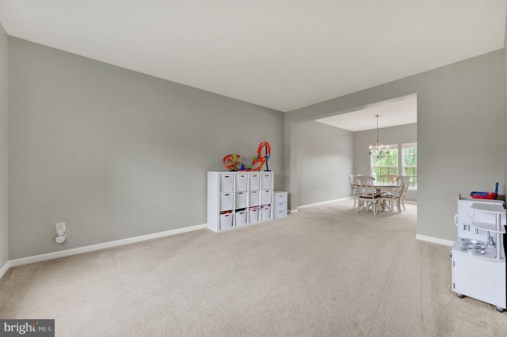 33 Brielle Way - Photo 1
