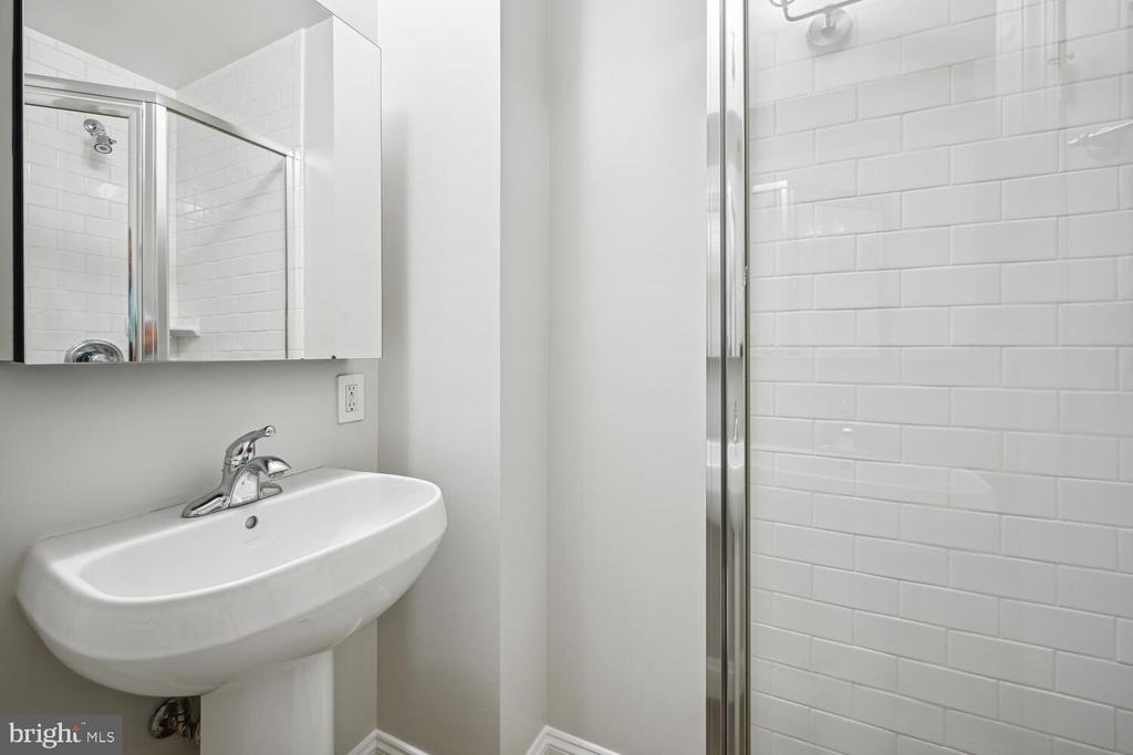 1832 Swann Street Nw - Photo 11