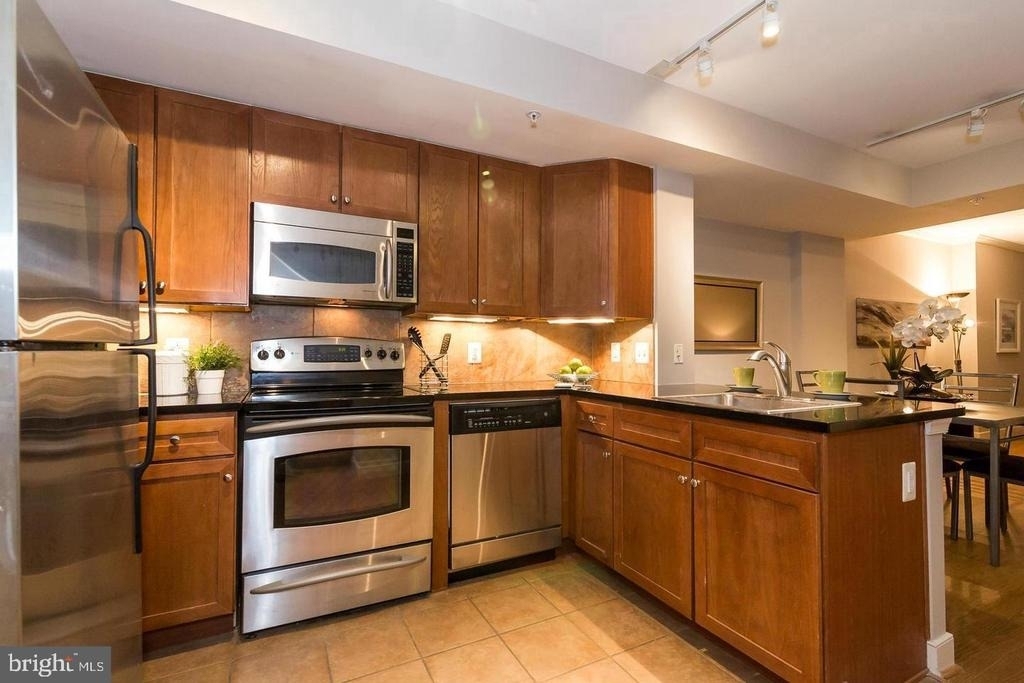 616 E Street Nw - Photo 5