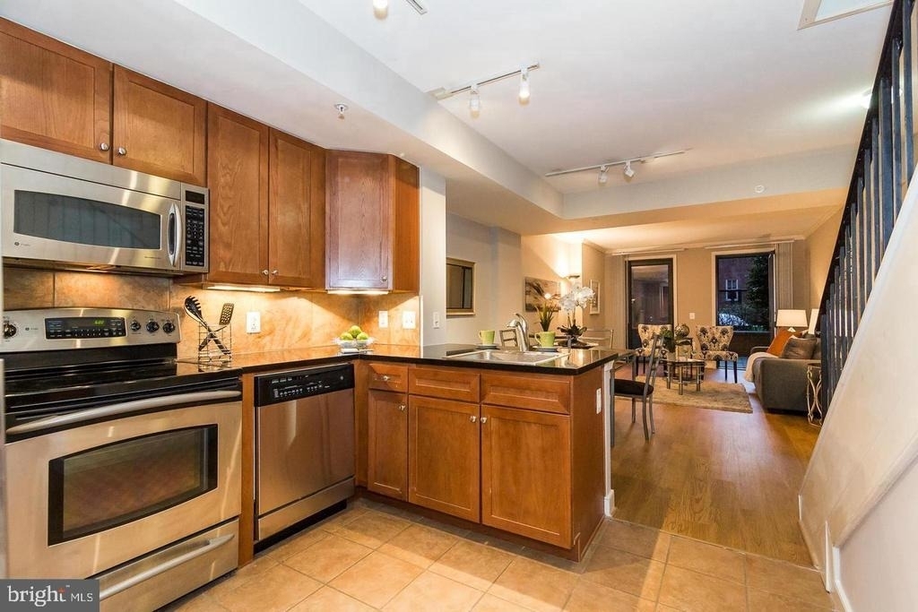 616 E Street Nw - Photo 3