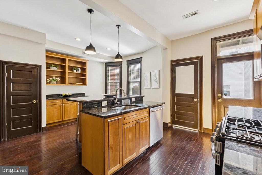 226 Rhode Island Avenue Nw - Photo 12