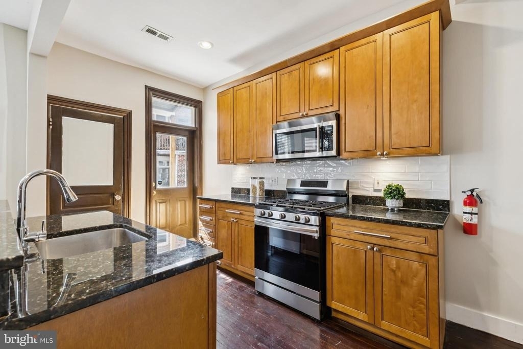 226 Rhode Island Avenue Nw - Photo 11
