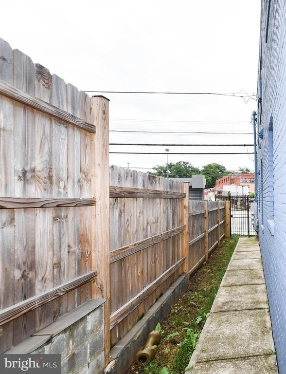 1916 West Virginia Avenue Ne - Photo 44