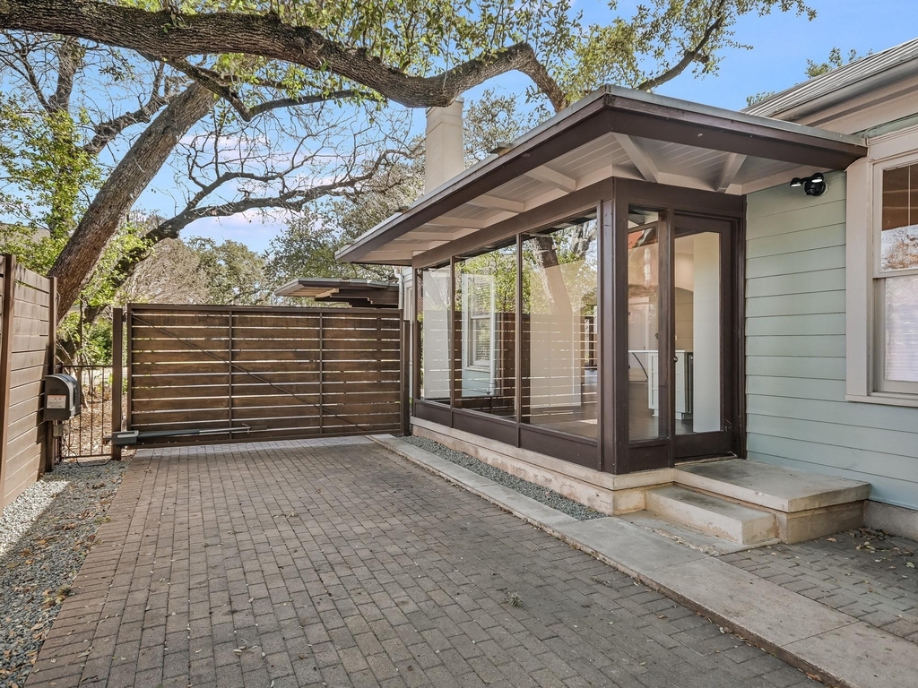 2704 Oakhurst Ave - Photo 15