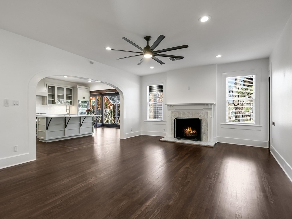 2704 Oakhurst Ave - Photo 6