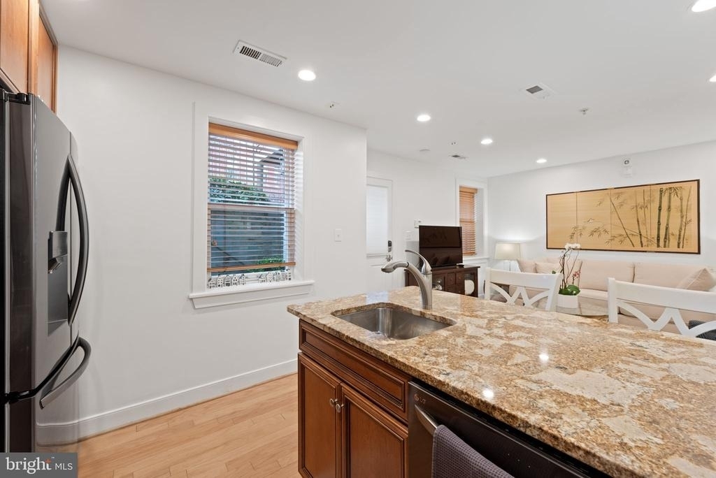 424 E Capitol Street Ne - Photo 12