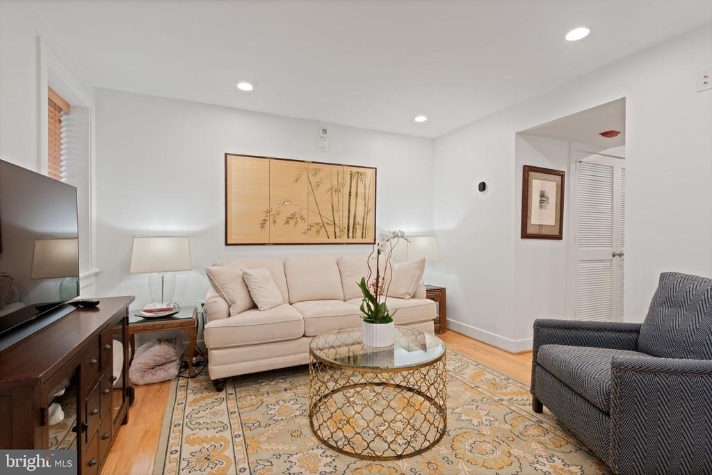 424 E Capitol Street Ne - Photo 6