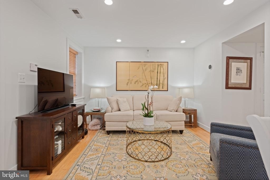 424 E Capitol Street Ne - Photo 7