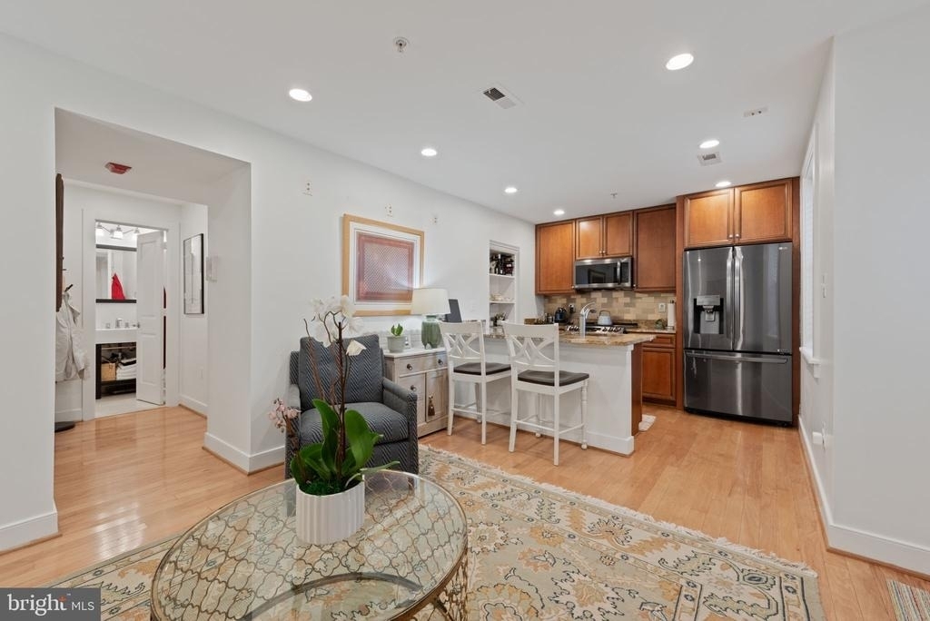 424 E Capitol Street Ne - Photo 4