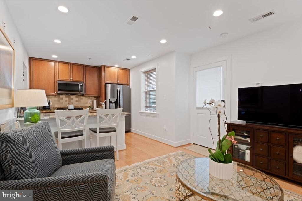 424 E Capitol Street Ne - Photo 5