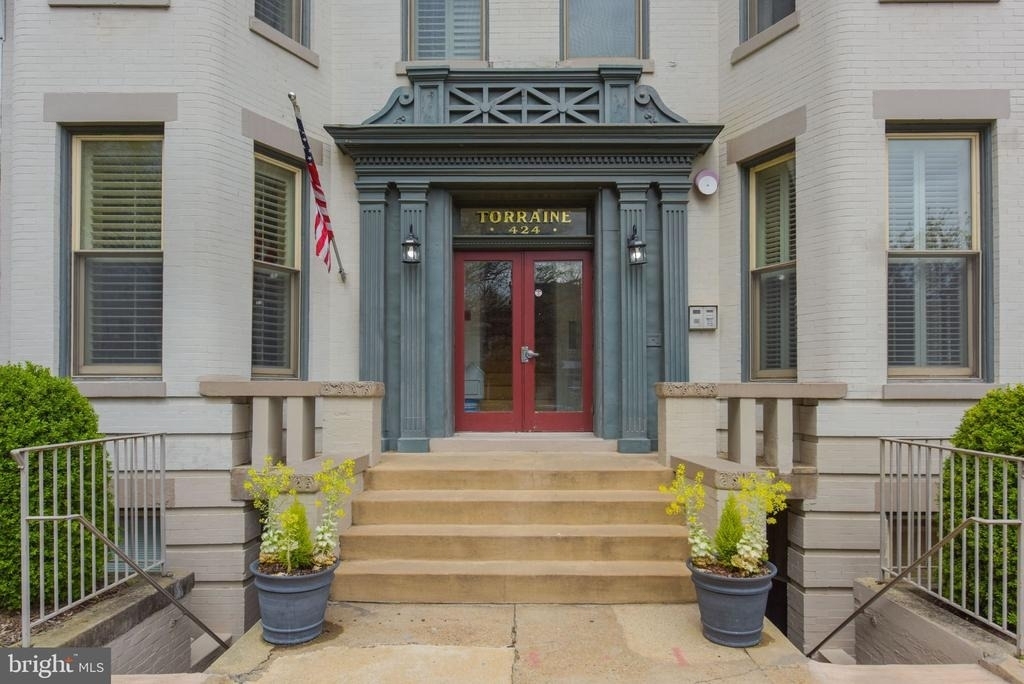 424 E Capitol Street Ne - Photo 1