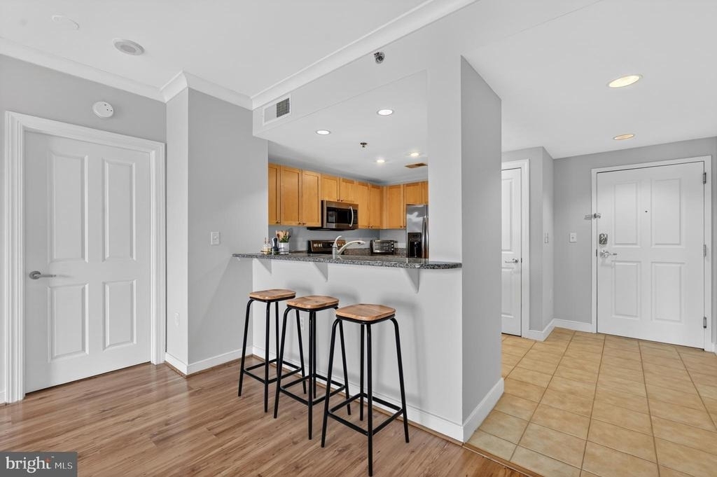 777 7th Street Nw - Photo 3