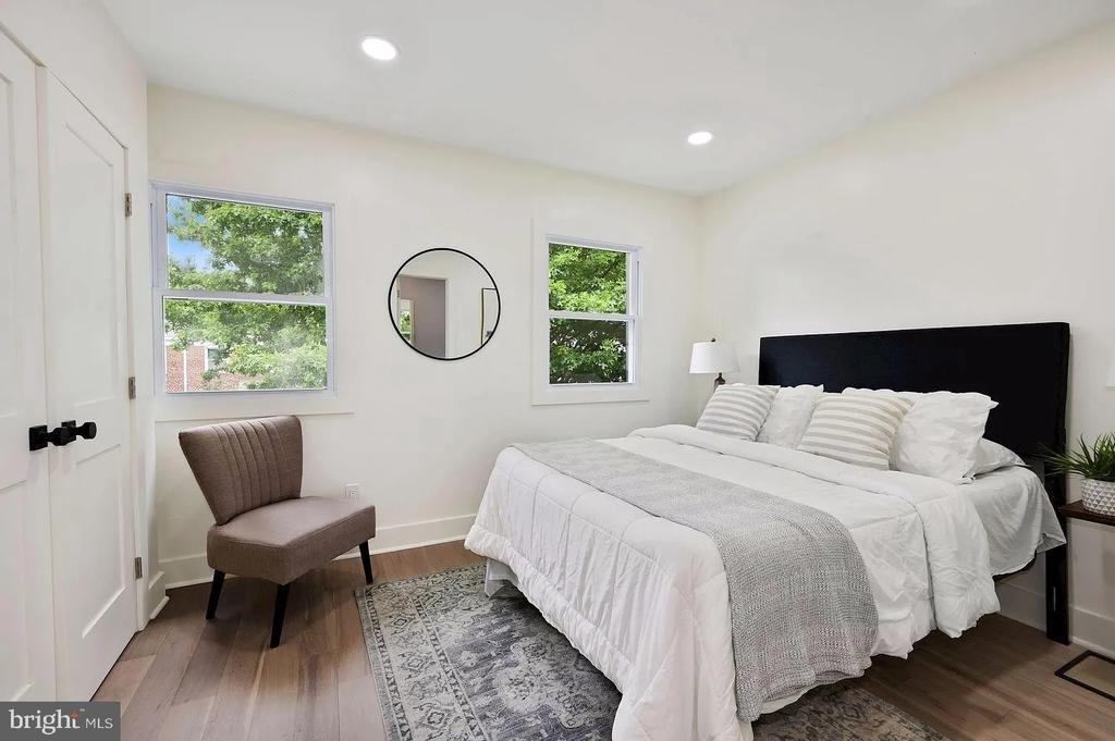 420 20th Street Ne - Photo 3